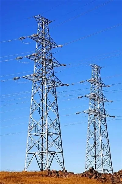 Elektrická veža vysokého napätia